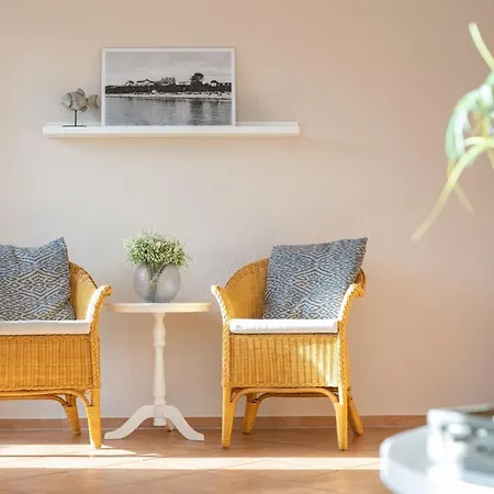 De Luettje Weed Oever Apartment
